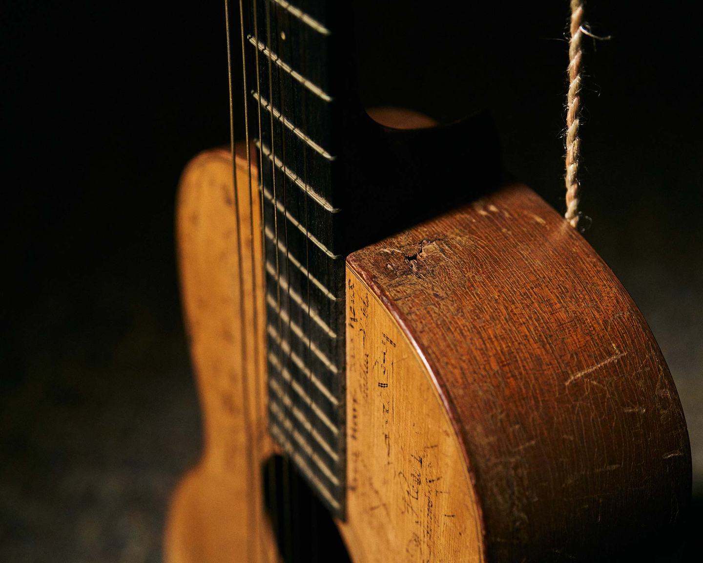 The shoulder of the guitar