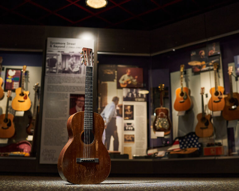 Les Paul’s 1929 Martin 0-18K: The Guitar That Started It All 