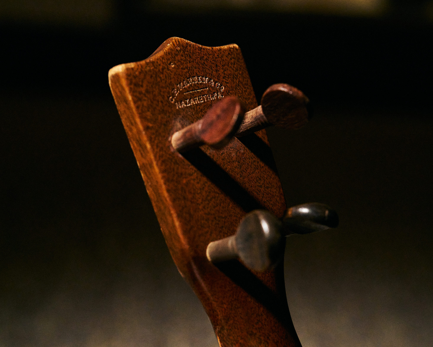 Back of the headstock of Konter's ukulele