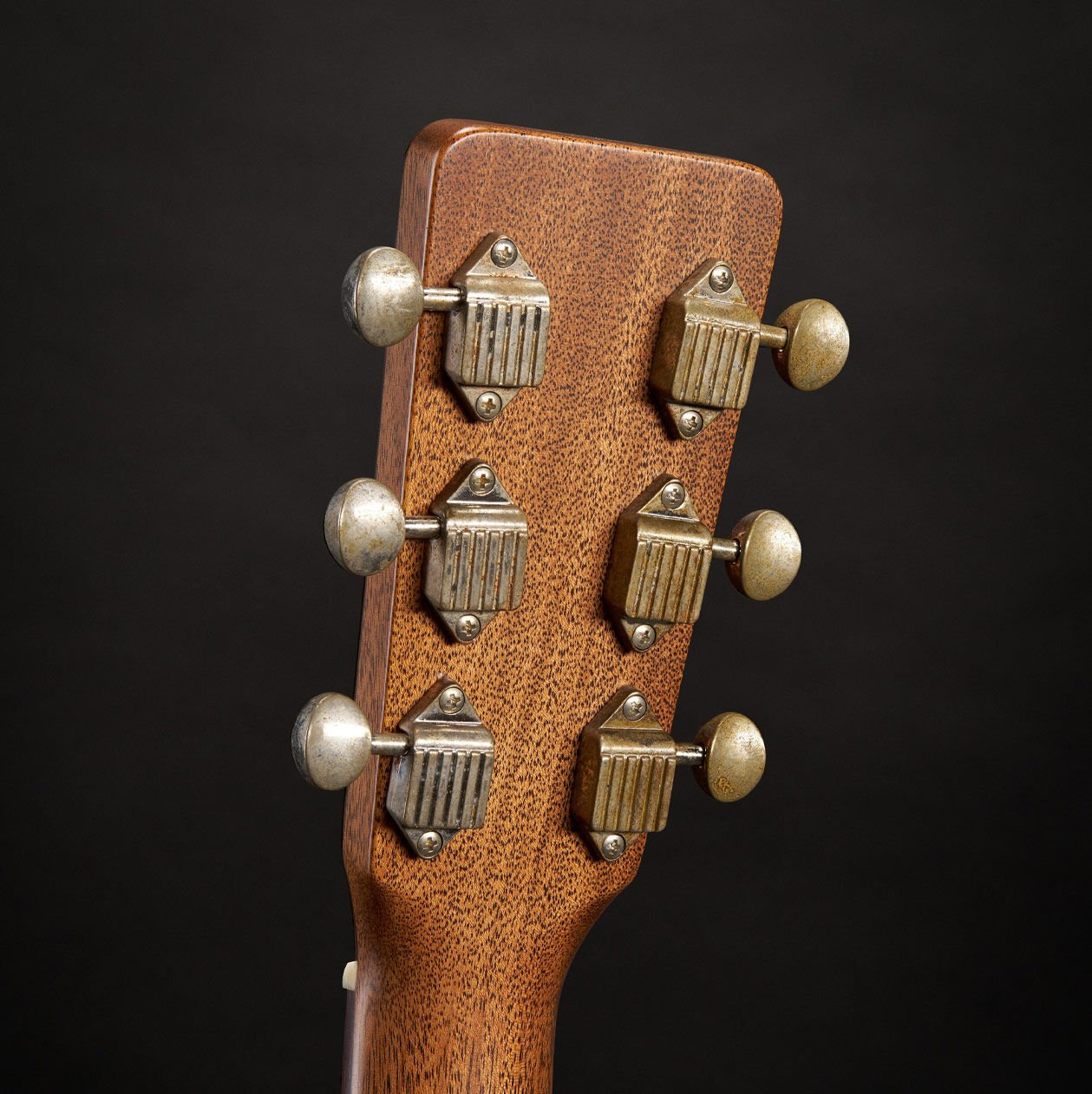 Back of the 000-18 headstock