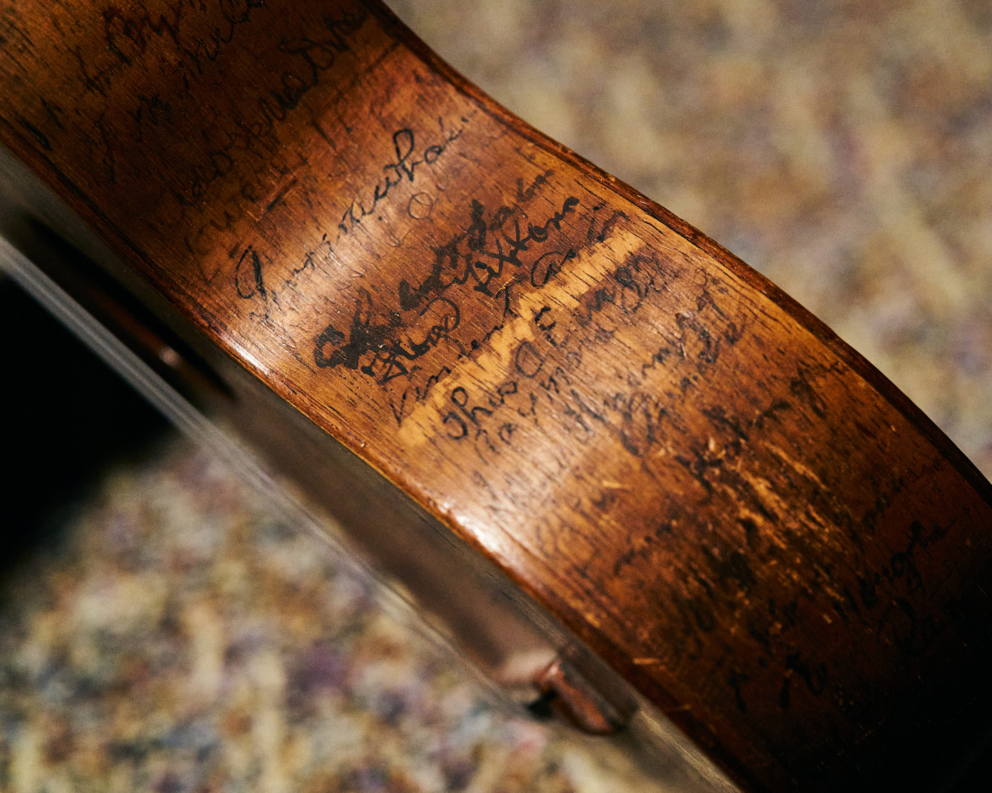 Bottom edge of Konter's ukulele