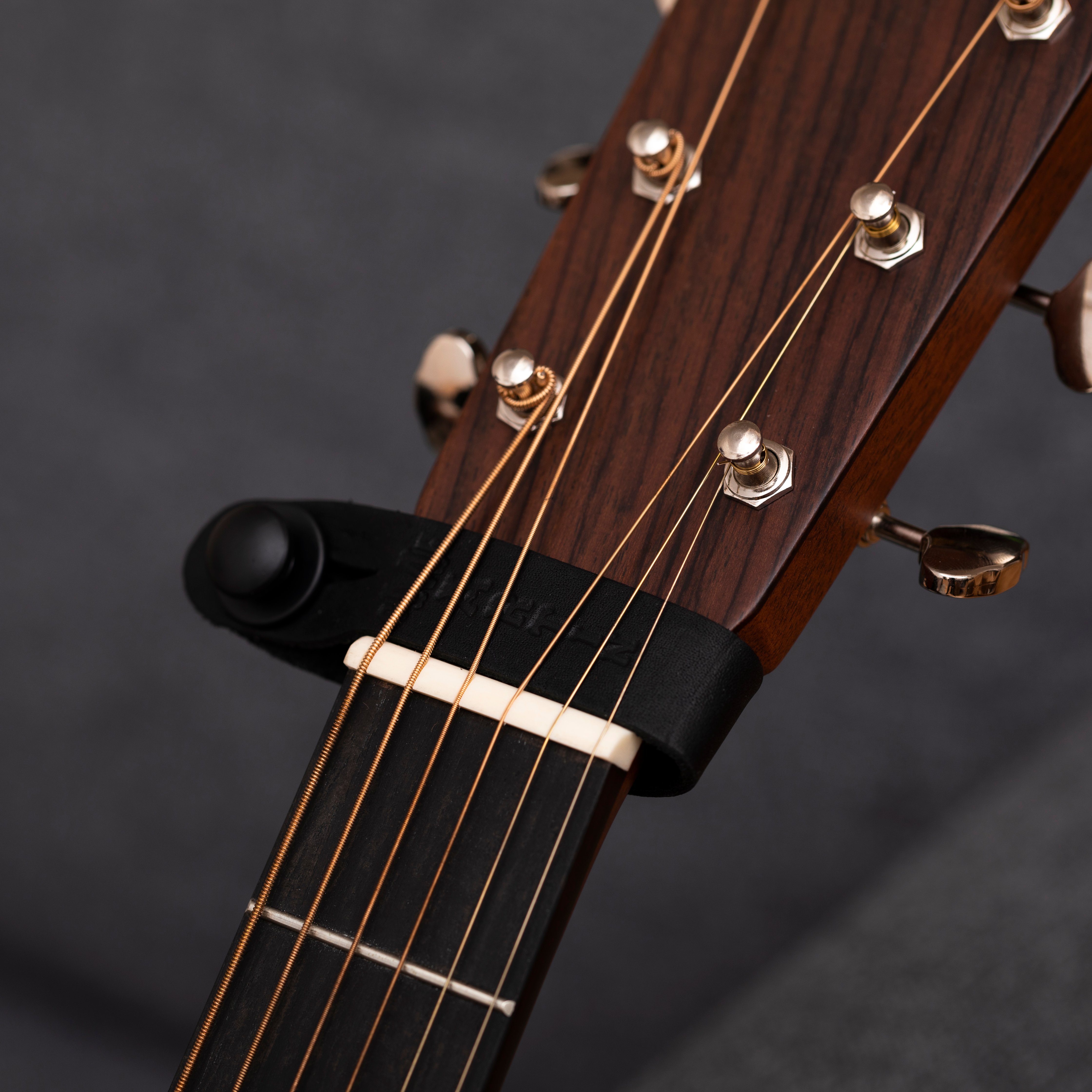 Headstock Tie image number 2